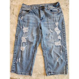 22 Cato distressed ripped and frayed cropped denim jeans light wash Sz 10